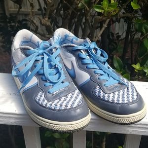 NIKE Zoom AIR checkered sneakers EUC Blue Grey